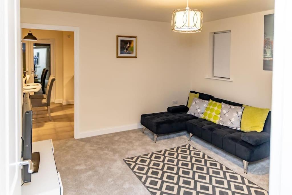 Villa Cozy 3 Bed Sasha House In Beeston Nottingham Exterior foto